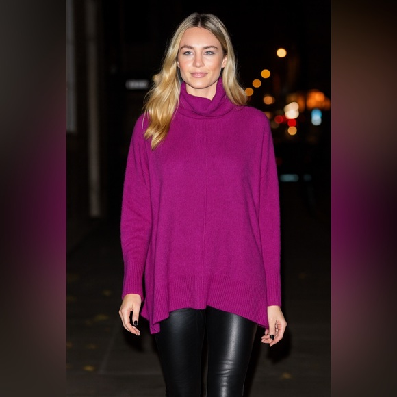 Bloomingdale's Pink Cashmere Turtleneck Sweater - Picture 1 of 6